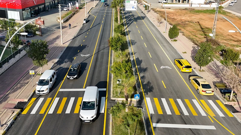 İsmet İnönü Bulvarı’nda 800 metrelik yol yeniledi 