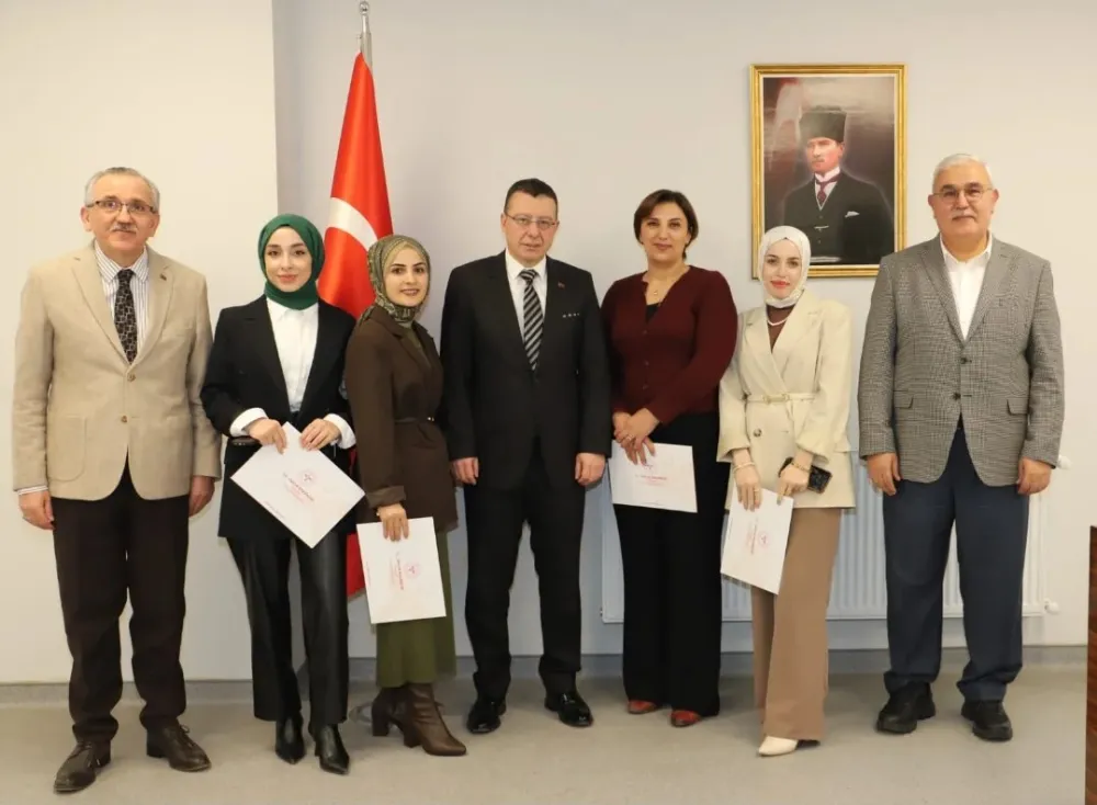 Trabzon İl Sağlık Müdürlüğü Personeline Halk Sağlığı Sertifikası Takdim Edildi