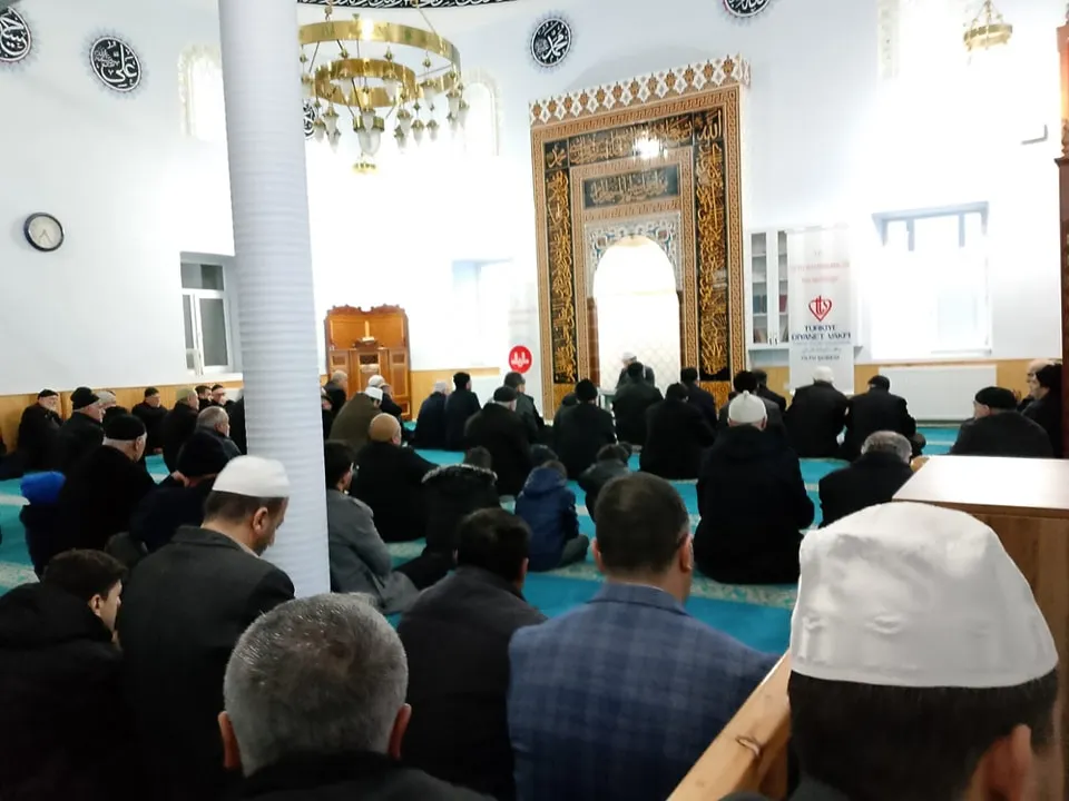 Yeşil Camii’de Sabah Namazı Buluşması: Manevi Bir Sabah Yaşandı