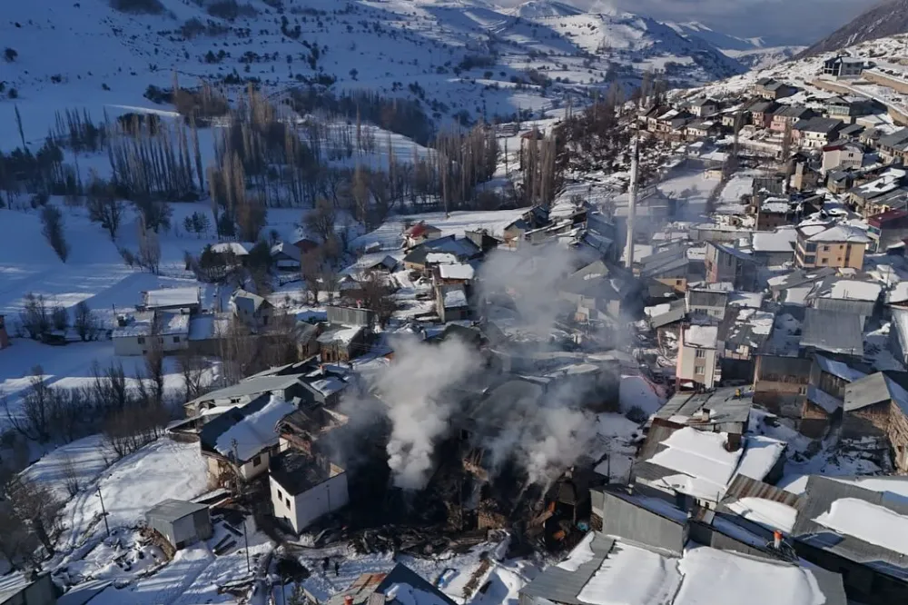 Erzurum Valisi Mustafa Çiftçi, İspir’deki Yangın Bölgesini Ziyaret Etti