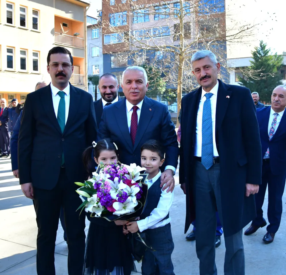 Trabzon Valisi Aziz Yıldırım, Araklıda Muhtarlarla Bir Araya Gelerek Sorunları Görüştü