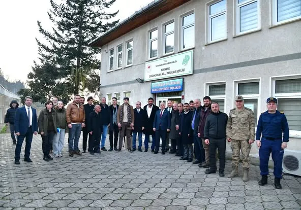 Trabzon Valisi Aziz Yıldırım, Sürmene Yeniçam Su Ürünleri Balıkçı Kooperatifini Ziyaret Etti