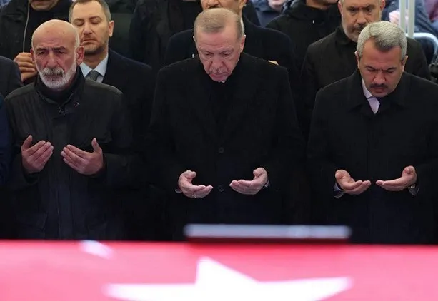 Cumhurbaşkanı Erdoğan, Güneysu’da Kıbrıs Gazisi Muhammet Karslı’nın Cenaze Namazına Katıldı