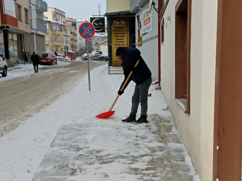 Bayburt’ta Kar Temizlik Çalışmaları Aralıksız Sürüyor