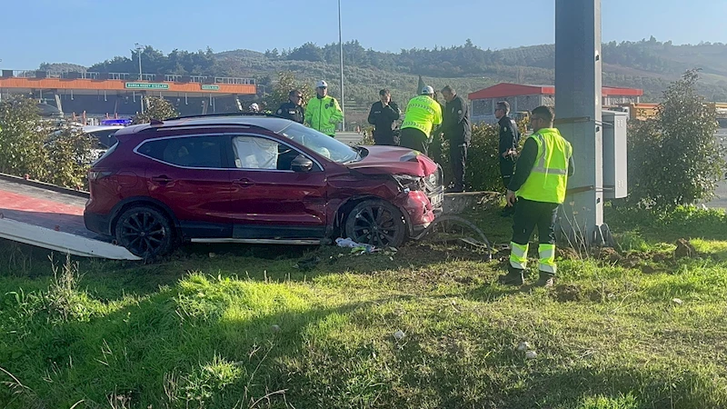 Sürücüsünün 50 kilometre kaçıp polis otosuna çarptığı cipten uyuşturucu çıktı; 4 gözaltı