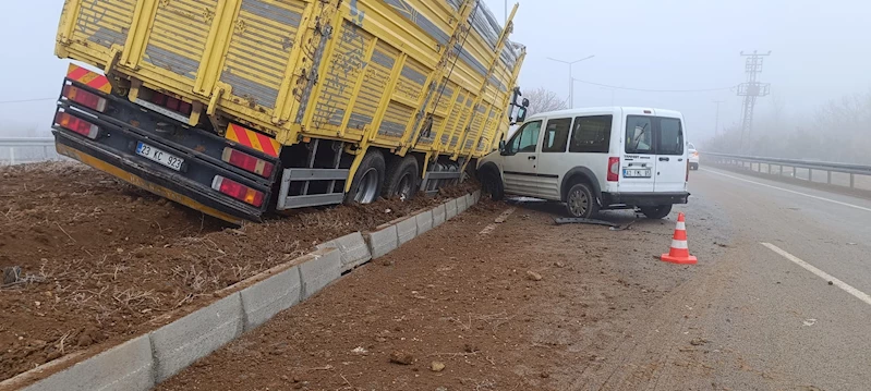 Elazığ’da 7 araç zincirleme kazaya karıştı: 1