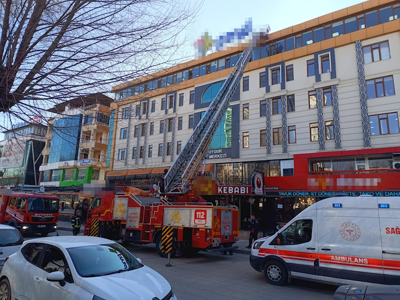 Lokantanın bacasında yangın çıktı, kurs merkezindeki öğrenciler tahliye edildi