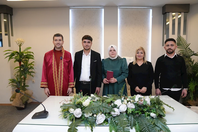 Başkan Karagöl sevgililer gününde evlenen çiftlerin nikahını kıydı