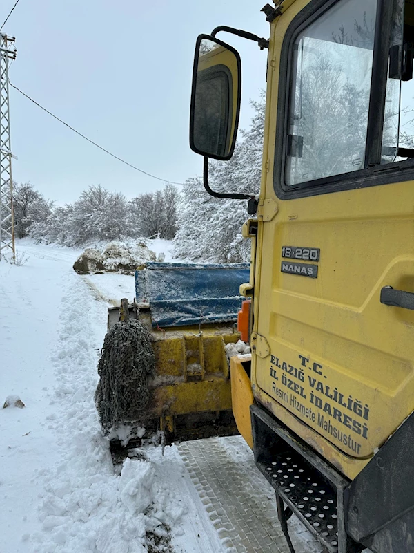 Elazığ’da, 530 köy yolu kardan kapandı