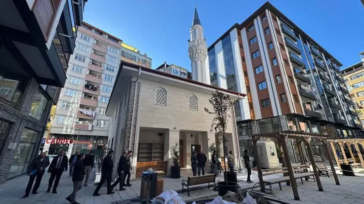 Zavendikli Mustafa Yıldız Hoca Efendi Camii İbadete Açıldı