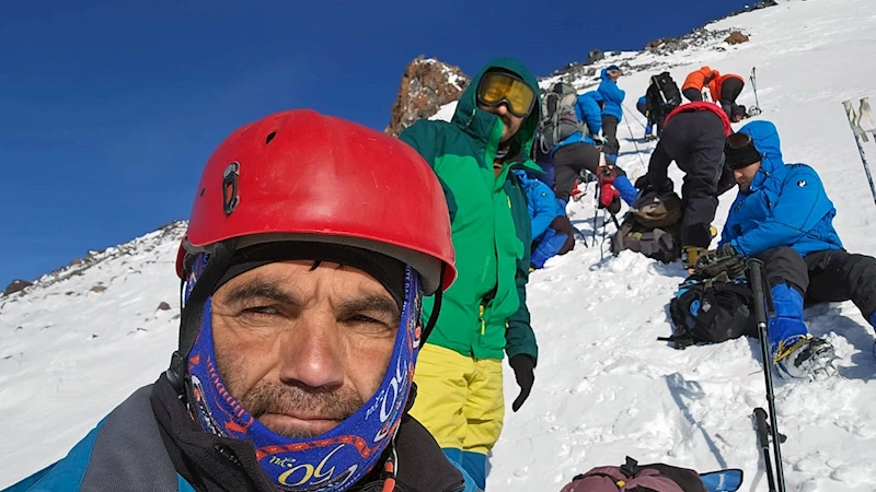 33 dağcının Ağrı Dağı