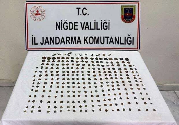 Niğde’de Roma dönemine ait 274 adet bronz sikke ele geçirildi 	