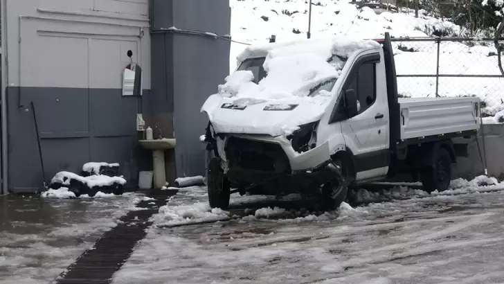 Kaportacılarda kar-buz mesaisi