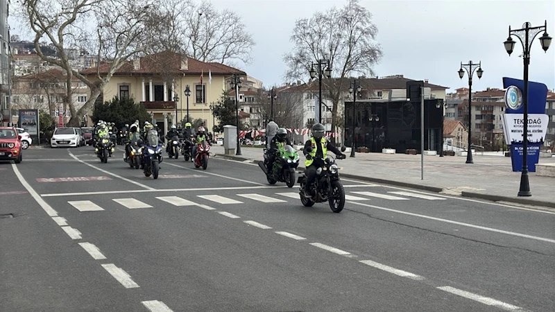 Tekirdağlı motorculardan ‘motorcu dostu bariyer’ eylemi