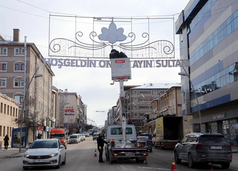 356 cami ve mescit temizlendi, mahyalar asıldı; Erzurum, ramazana hazır