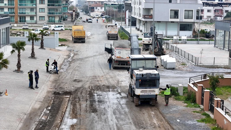 Efeler’in yolları yenileniyor