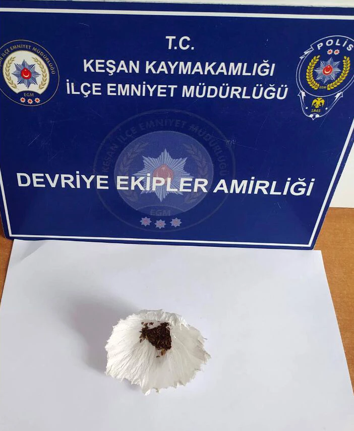 Edirne’de uyuşturucuyla yakalanan 2 şüpheliye gözaltı