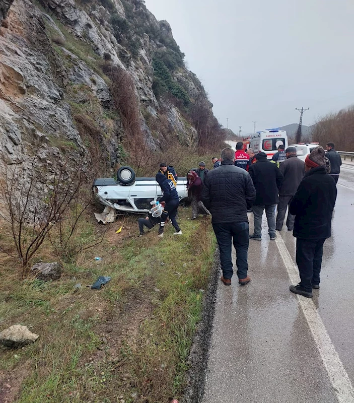 Amasya’da otomobil takla attı: 3 yaralı