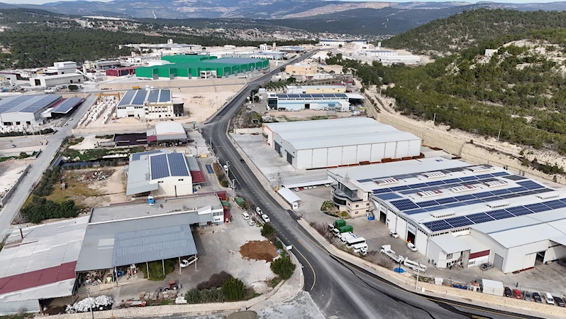 Mersin Büyükşehir, yol ağlarını dayanıklı ve güvenli hale getiriyor