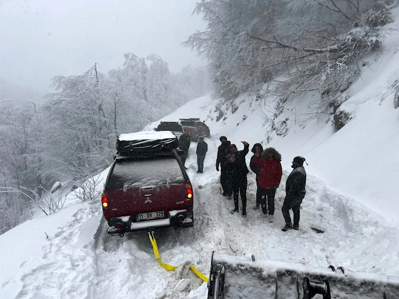 Kocaeli’de kar yağışı nedeniyle skuter ve motosikletlerin trafiği çıkışı yasaklandı