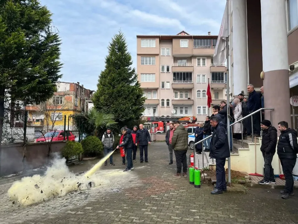 Artvin Gençlik ve Spor İl Müdürlüğü, Hopa Öğrenci Yurdunda Yangın Tatbikatı Düzenledi