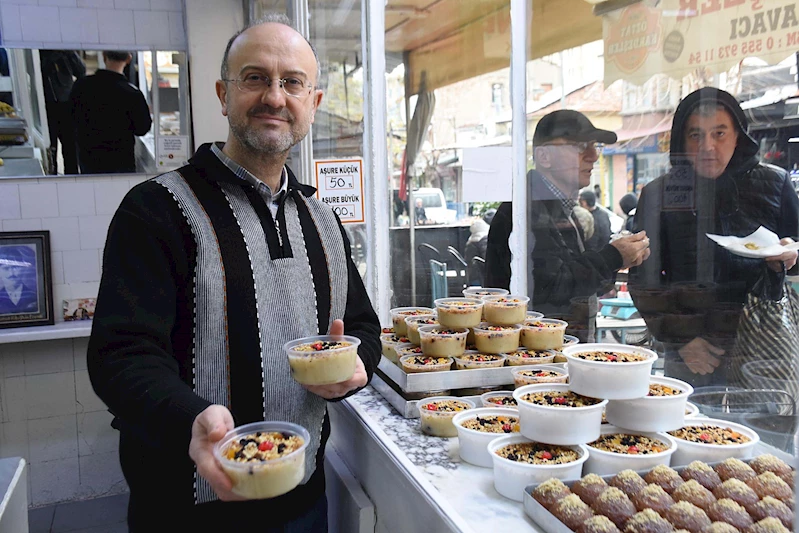 8 metrekarelik dükkanda dede mesleği tatlıcılığı 49 yıldır sürdürüyor