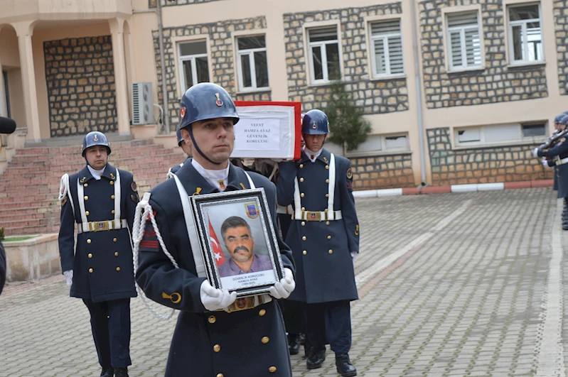 Pençe-Kilit Operasyonu bölgesinde kalp krizi geçiren güvenlik korucusu toprağa verildi