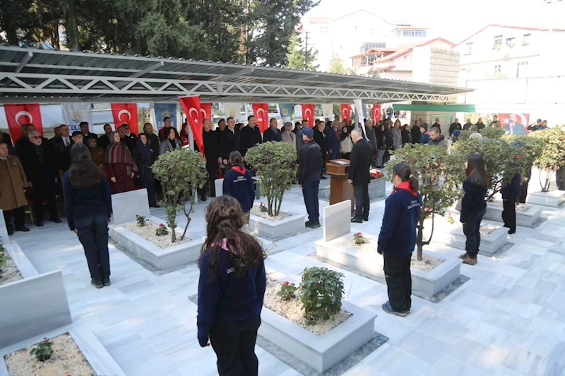 Üsküdar Vapuru faciasında hayatını kaybedenler, mezarları başında anıldı 