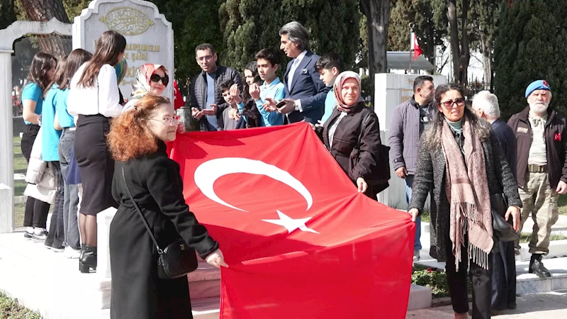 İstanbul - Şair Mehmet Akif Ersoy mezarı başında anıldı 