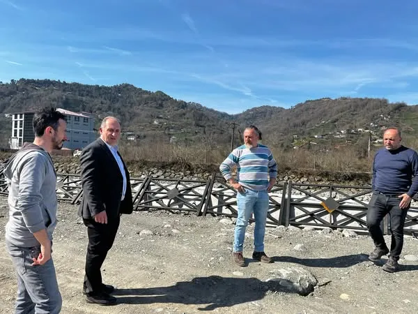 Arhavi Belediyesi,Kapisre Deresi Boyunda Yol Genişletme ve Betonlama Çalışmalarına Başladı