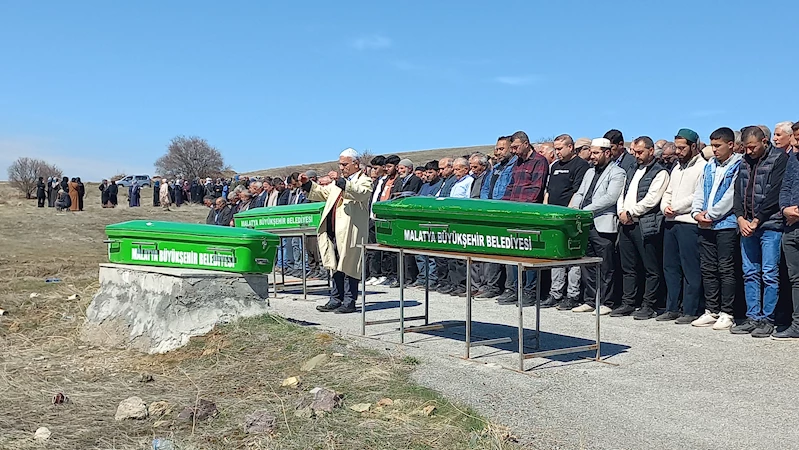 Hastane dönüşü kazada ölen aynı aileden 3 kişi, yan yana toprağa verildi