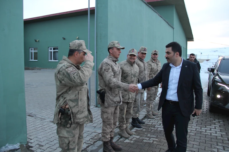 Karlıova Kaymakamı Gilan, Mehmetçikle iftar açtı