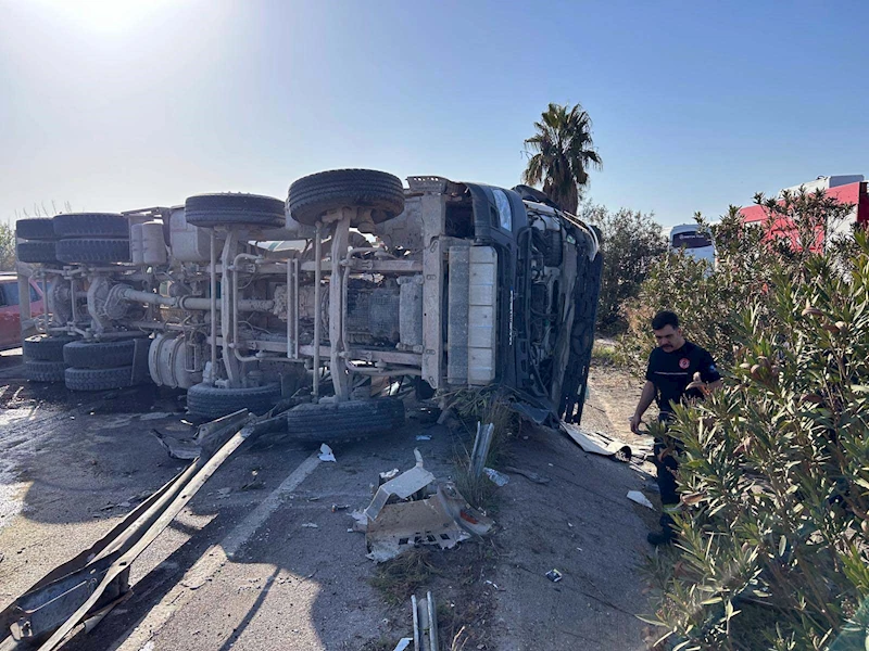 Devrilen beton mikserinde sürücü yaralandı