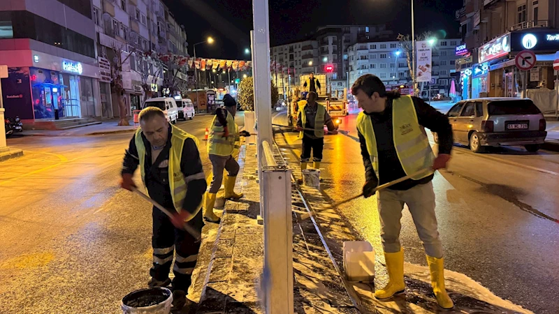 Niğde’de caddeler bayram öncesi tertemiz oluyor