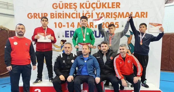 Rizeli Yıldız Güreşçiler Erzurum’da Madalyaları Topladı