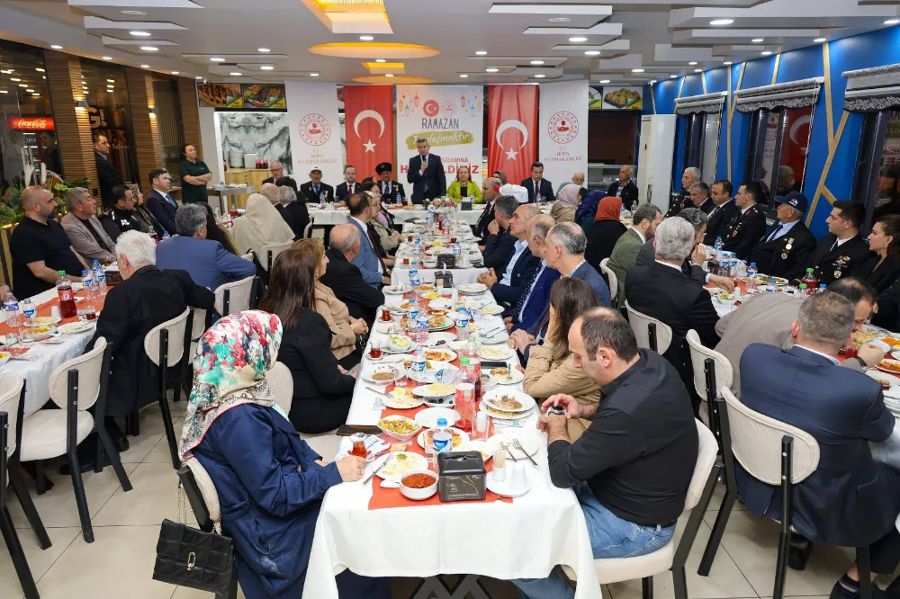 Artvin Valisi Dr. Turan Ergün,Hopa’da Şehit Aileleri ve Gazilerle İftar Yaptı