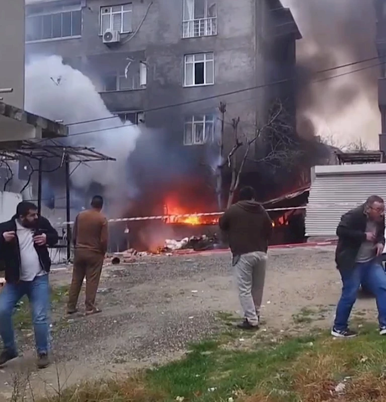 Tekirdağ’da 4 katlı binada doğal gaz kaynaklı patlama: 2 yaralı (3)