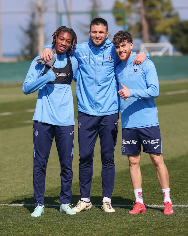 Trabzonspor, Konyaspor maçı hazırlıklarını tamamlayarak Konya’ya gitti
