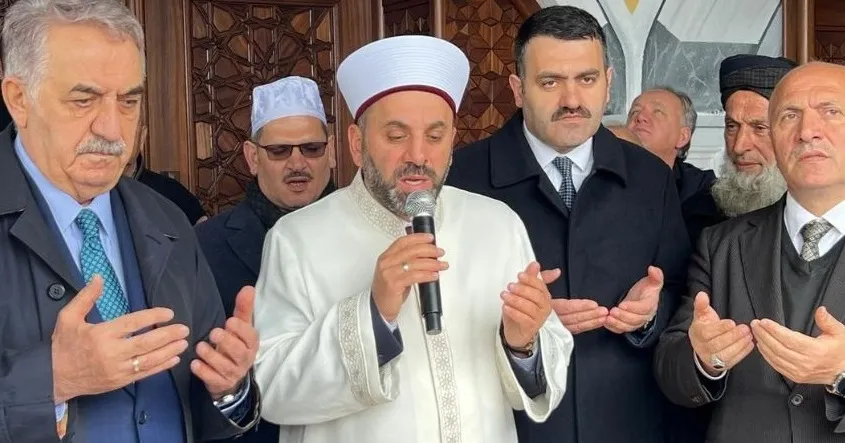 Çayeli Küçükcaferpaşa Mahallesi Camii Dualarla İbadete Açıldı