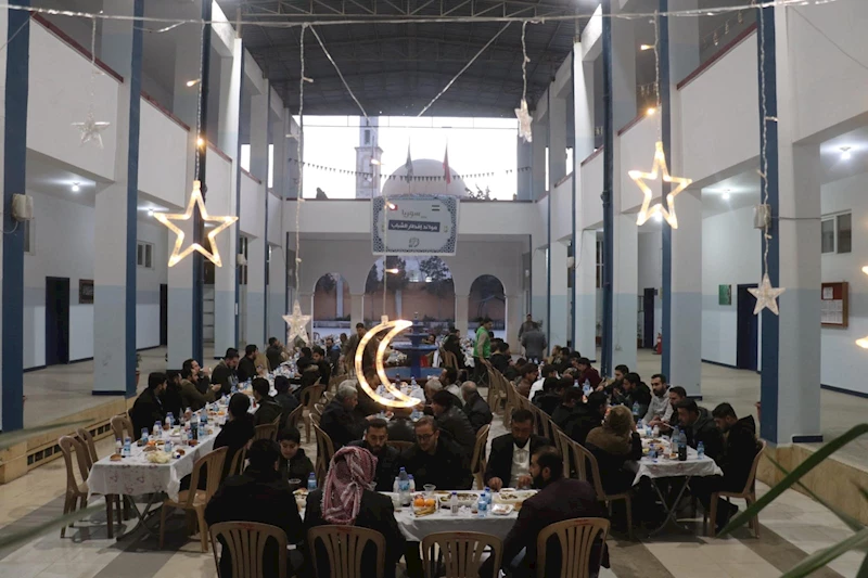 Genç İHH, Suriye’de 13 üniversitede 7 bin kişiye iftar verdi