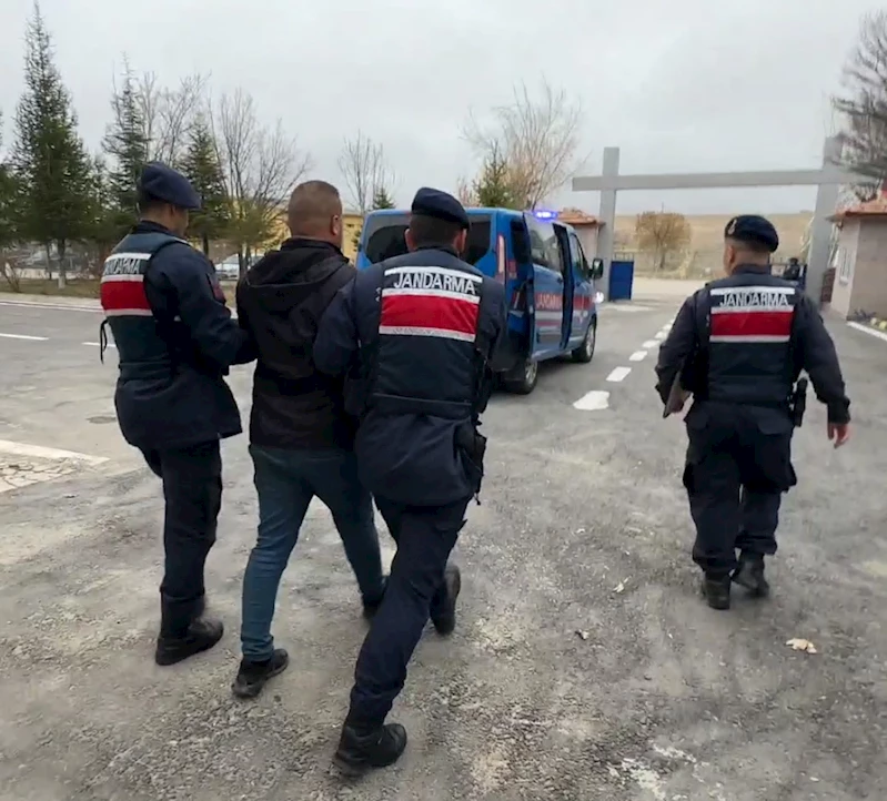 Cezaevinden izinli çıktı; hırsızlık yaparken yakalandı