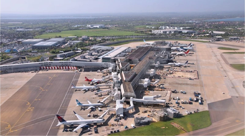 Londra Heathrow Havalimanı, elektrik kesintisi nedeniyle gece yarısına kadar kapatıldı