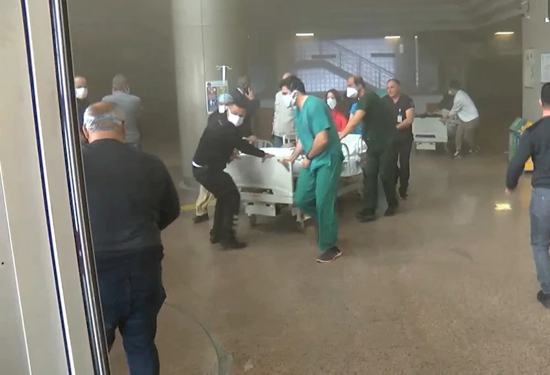 Antalya’da hastanede yangın; hastalar tahliye edildi (3)