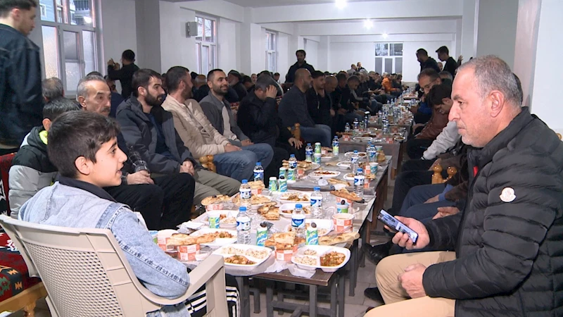 20 kişiyle başlayan ‘mahalle iftarı’ geleneği, 22’nci yılda 1000 kişiye ulaştı
