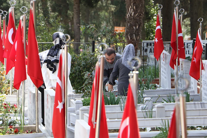 Samsun’da şehitliklerde arife yoğunluğu
