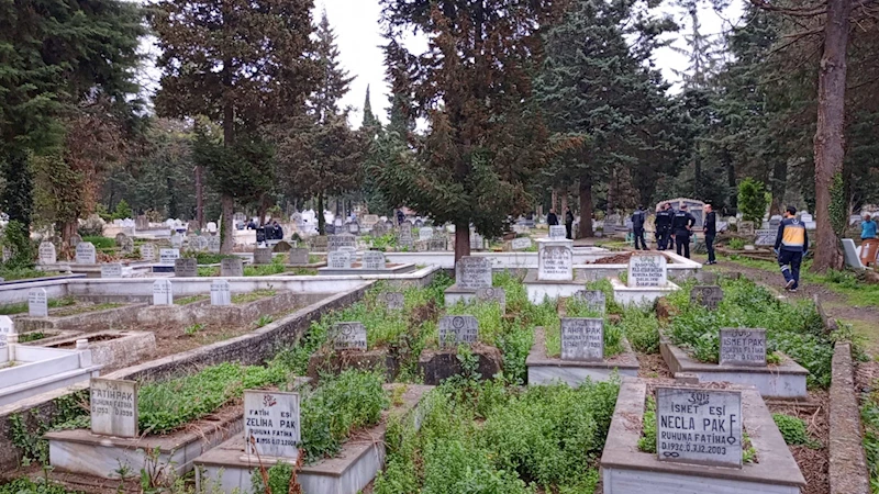 Mezarlık ziyaretinde ailelerin silahlı kavgası: 2