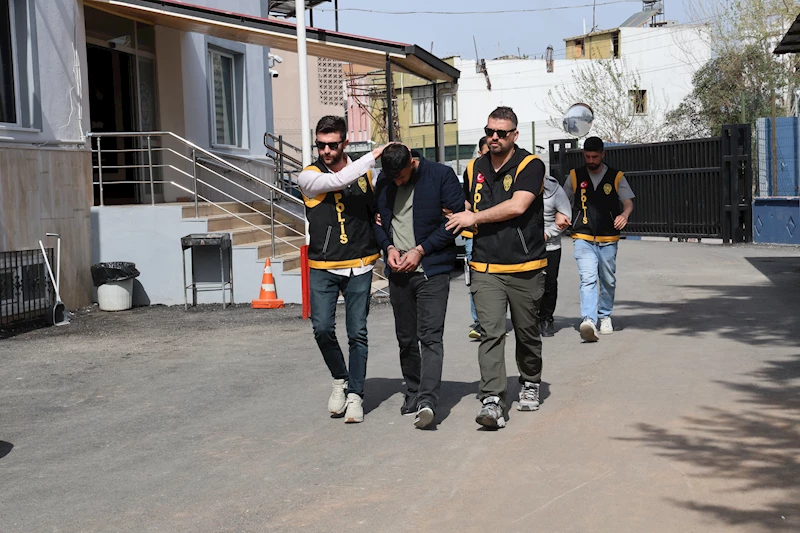 15 bin liralık borcu nedeniyle motosikletliyi darbeden 2 kişi tutuklandı