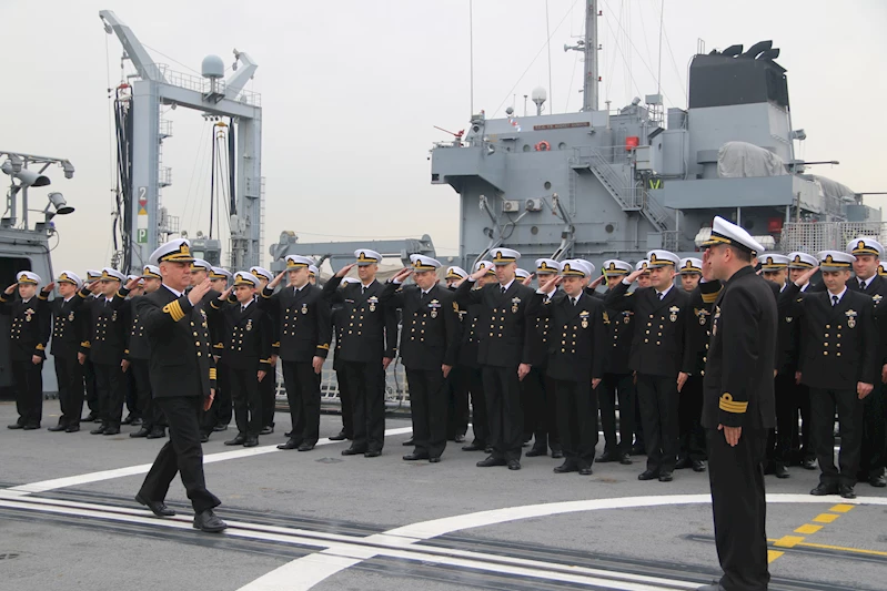 TCG Salihreis ekibi, bayramda görev başında