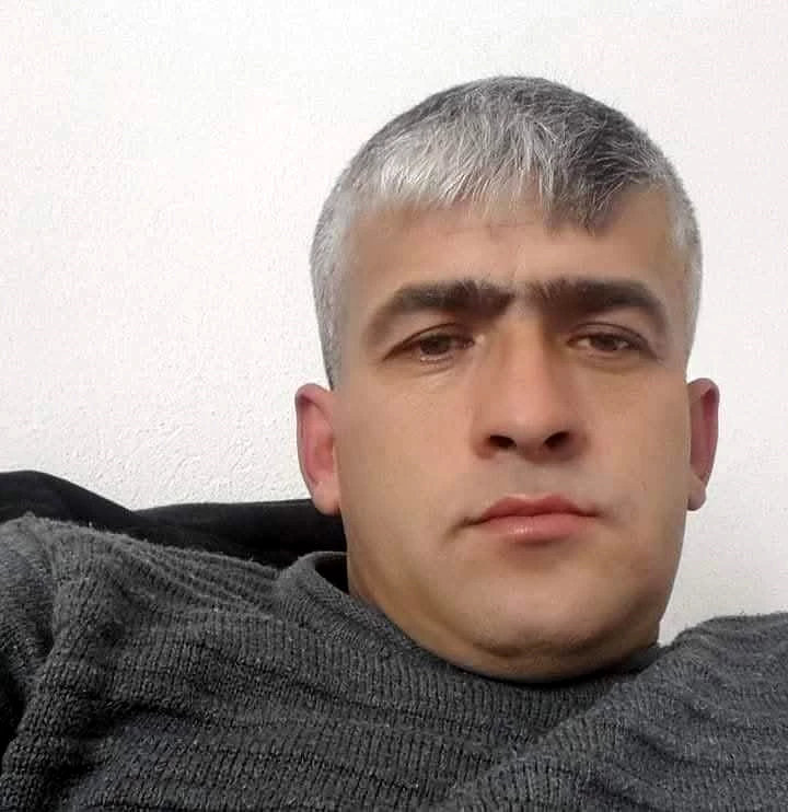 Yem karma makinesine düşüp öldü