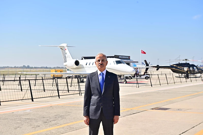 Bakan Uraloğlu: Hava yolunda yolcular talep ve şikayetlerini çevrim içi iletebilecek